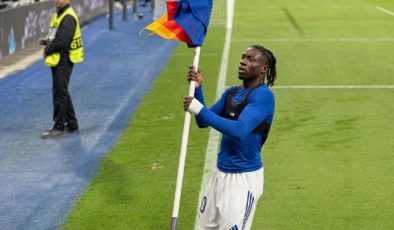 Maç sonundaki sevinci ortalığı savaş alanına çevirdi