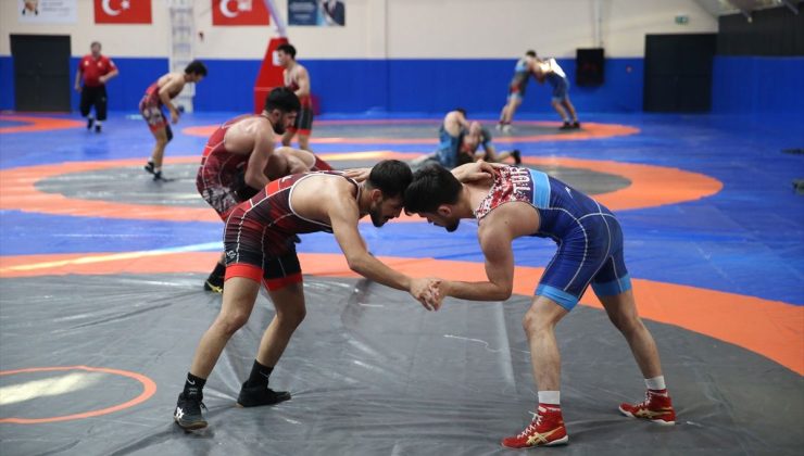 Güreş Milli Takımları Kastamonu Kampını Tamamladı