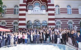 Sağlıkta güvenin adresi, yeni yaşını çalışanlarıyla kutladı: Türkiye Hastanesi, 35 yaşında