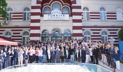 Sağlıkta güvenin adresi, yeni yaşını çalışanlarıyla kutladı: Türkiye Hastanesi, 35 yaşında