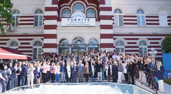 Sağlıkta güvenin adresi, yeni yaşını çalışanlarıyla kutladı: Türkiye Hastanesi, 35 yaşında