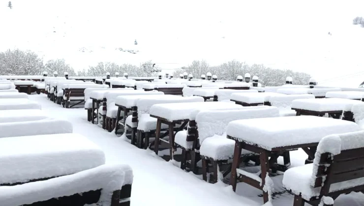 Uludağ’a nisan sonunda kış geri geldi! 1 metre kar var