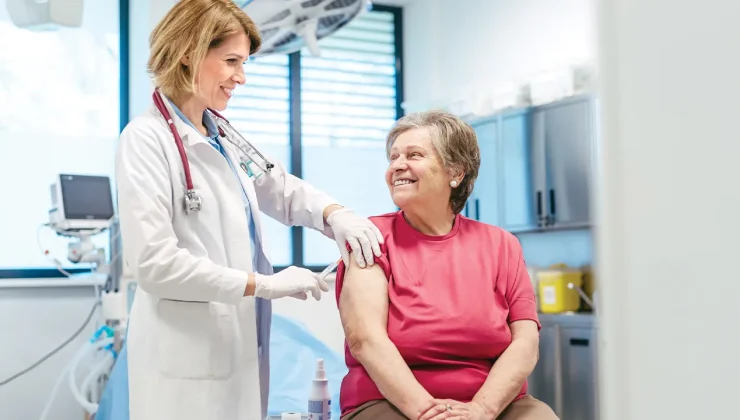 Uzmanlardan kritik uyarı! 65 yaş üstüne aşı şart