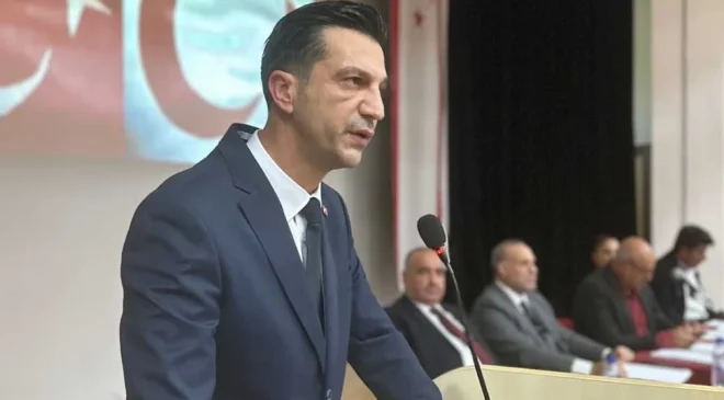 BÜSKÜVÜTÇÜ ARIKLI’YA AYAR ÇEKTİ  SOSYAL MEDYA KARIŞTI