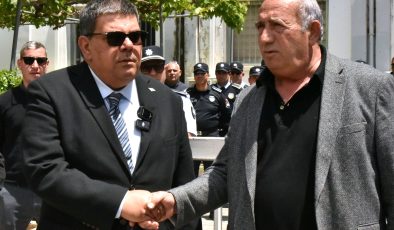 Kar-İş’ten Maliye Bakanlığı önünde eylem… Berova’nın daveti üzerine toplantı yapıldı, uzlaşıya varıldı