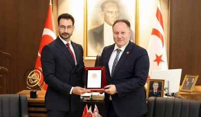 Öztürkler: “Yiğitcan Hekimoğlu gibi sporcularımızın başarıları gençlerimize ilham veriyor”