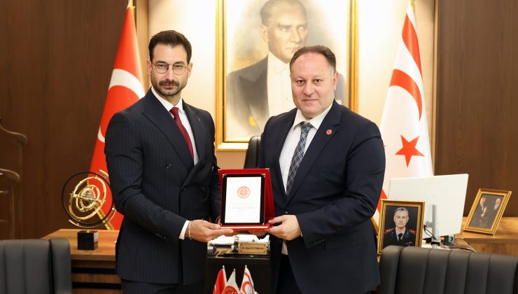 Öztürkler: “Yiğitcan Hekimoğlu gibi sporcularımızın başarıları gençlerimize ilham veriyor”