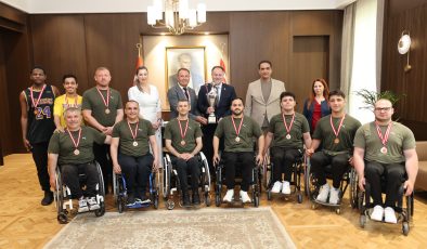 Öztürkler: “Tekerlekli sandalyeli sporcuların başarısı gurur kaynağımız”