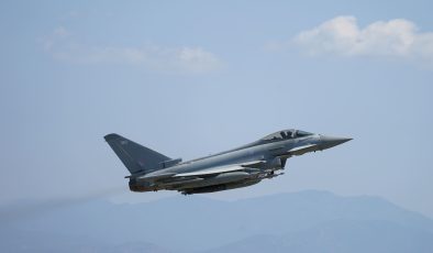 İngiltere, Hürmüz Boğazı’na ek savaş uçağı ve dronlar sevk edecek