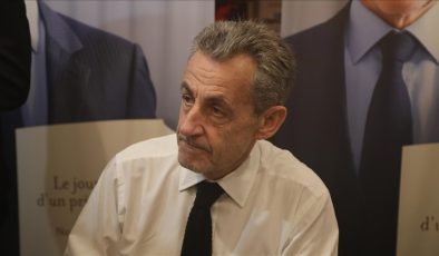 Fransa’da “Libya davası”nda eski Cumhurbaşkanı Sarkozy hakkında 7 yıl hapis talebi