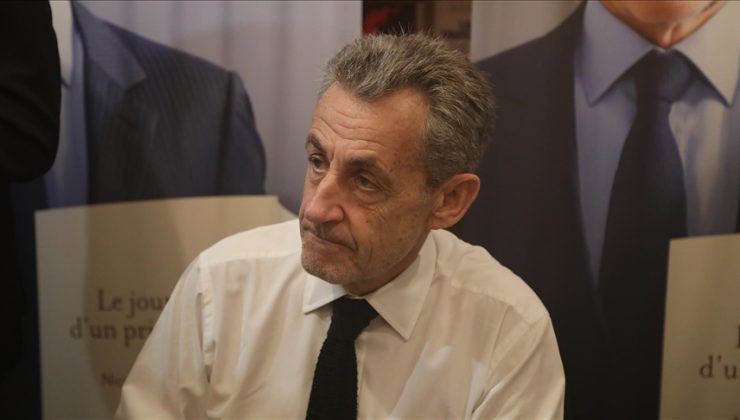 Fransa’da “Libya davası”nda eski Cumhurbaşkanı Sarkozy hakkında 7 yıl hapis talebi