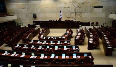 Netanyahu liderliğindeki koalisyon hükümeti, İsrail Meclisi’nin feshedilmesi için yasa tasarısı sundu