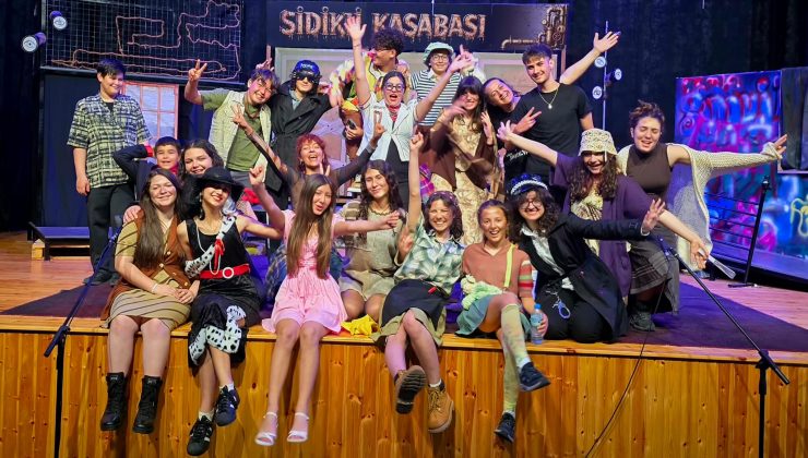 19 Mayıs TMK öğrencileri tiyatro oyunu sahneliyor