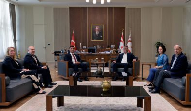 Erhürman, Türk-Yunan Forumu’nun Kıbrıslı Türk üyelerini kabul etti