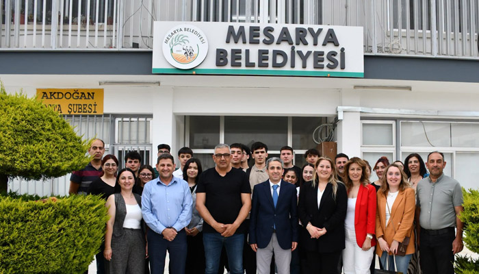 Mesarya Belediye Başkanı Latif, gençlerle bir araya geldi