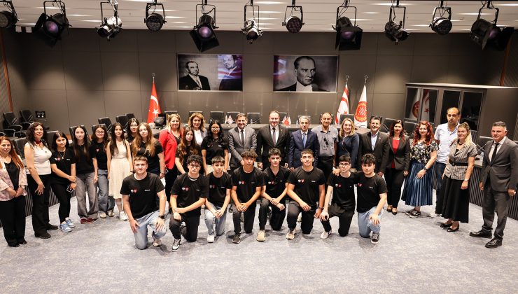 Öztürkler, Polatpaşa Lisesi ve Üsküdar Validebağ Fen Lisesi öğrencilerini kabul etti