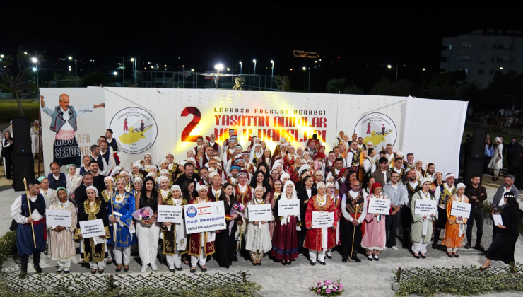 Yaşatan Adımlar Halk Dansları Şöleni düzenlendi