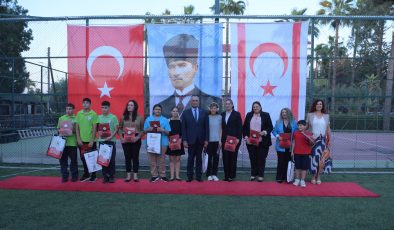 Sivil Savunma Teşkilatı Başkanlığı, yarışmalarda başarı gösteren öğrencilere ödüllerini dağıttı