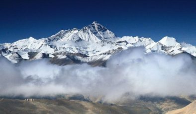 İki Hint dağcı Everest Dağı’ndan iniş sırasında hayatını kaybetti