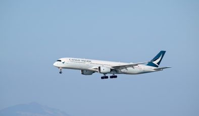 Cathay Pacific uçağının türbülansta ani irtifa kaybetmesi sonucu 10 kişi yaralandı