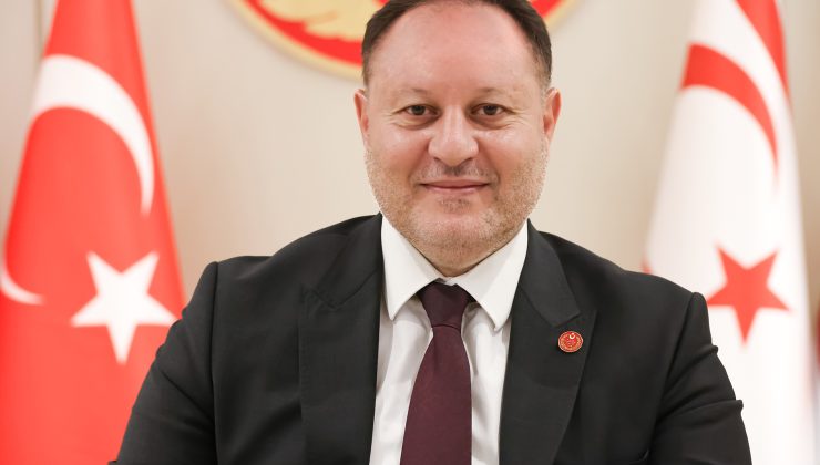 Öztürkler, “Bayramlar paylaşma kültürünün gelecek nesillere aktarıldığı en kıymetli zamanlardır”