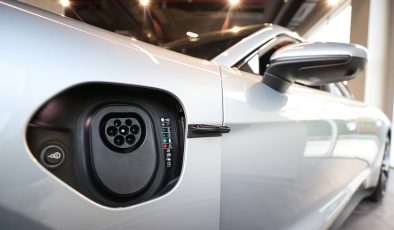 Türkiye’de yılın ilk dört ayında elektrikli ve hibrit otomobil satışları 150 bin sınırına yaklaştı