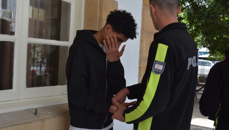 Dikkatsiz sürüş, sigortasız araç kullanma, KKTC’den sürüş ehliyetsiz araç kullanma, seyrüsefersiz araç kullanmak ve trafik levha ve işaretlerine uymama’ suçlarından tutuklandı