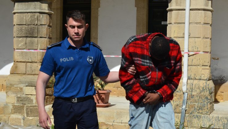 Gönyeli’de meydana gelen uyuşturucu madde tasarrufu suçundan tutuklanan Bruton Kırusu yeniden mahkemeye çıkarıldı.