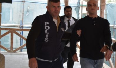 bir yıl hapis