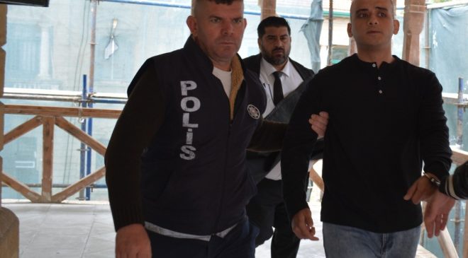 bir yıl hapis