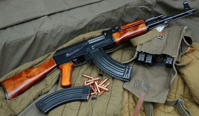 kalaşnikof ve el bombası bulundu