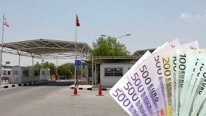 Kıbrıslı Türk çiftin aracında yüklü miktarda nakit para