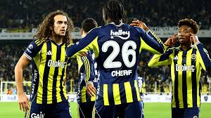Fenerbahçeli futbolcu ameliyat edildi: Süreç titizlikle takip ediliyor