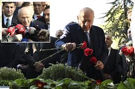 Bahçeli, Türkeş’in mezarını ziyaret etti! “Bayram mesajı” yanıtı dikkat çekti