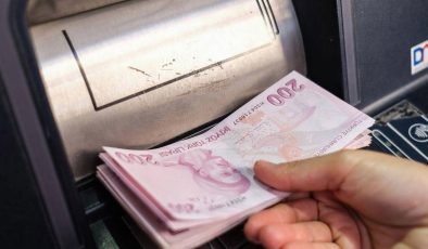 Tarihler belli oldu! Emeklilerin hesabına bu ay iki ödeme birden yatacak