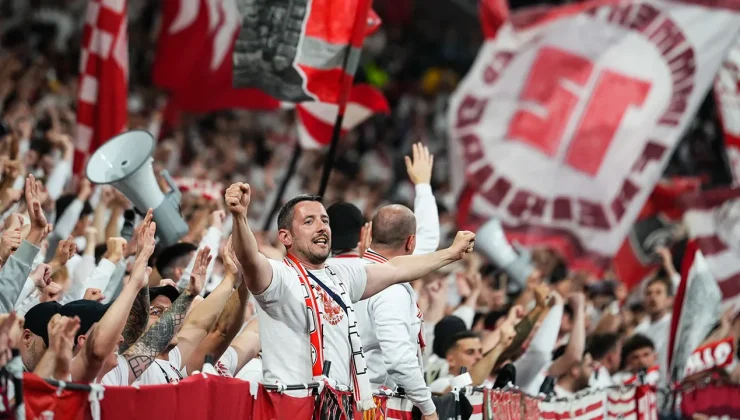 Freiburg’da Schuster: ‘Atmosfer için müteşekkiriz’