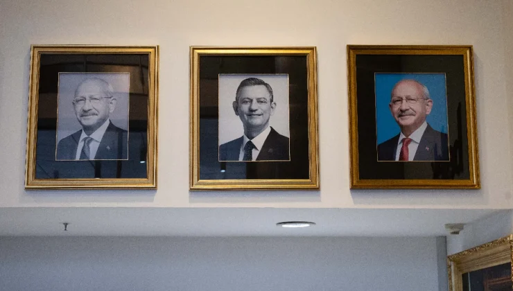 Kılıçdaroğlu Özel’i yok saymadı! Fotoğrafı yeniden Genel Merkez’e asıldı