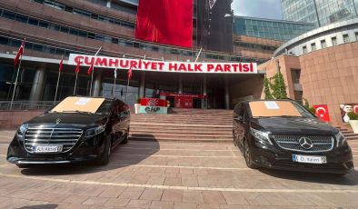 Kılıçdaroğlu, Özgür Özel’in iki makam aracını satışa çıkardı