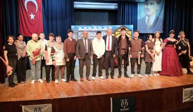 Nazilli’de ‘Hamlet’ Sahnelendi