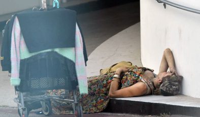 Nereden nereye! Bir dönemin yıldızı şimdilerde çöpten yiyecek topluyor