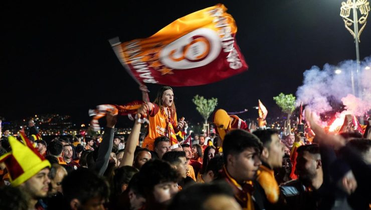 Türkiye sarı-kırmızıya boyandı: 26. şampiyonluk 81 ilde ve sınır ötesinde kutlandı