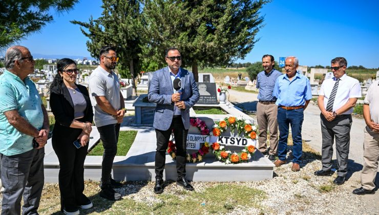 Spor yazarı Omaç Başat kabri başında anıldı