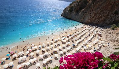 Antalya’daki Kaputaş Plajı’nda “Dumansız Plaj” uygulaması başladı