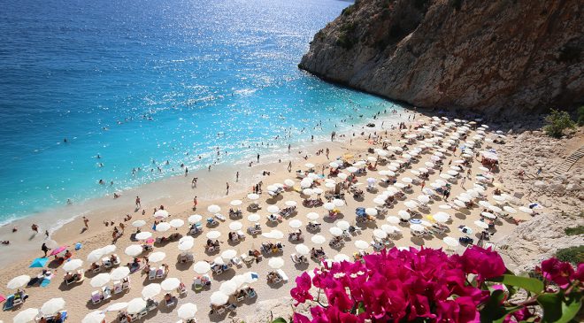 Antalya’daki Kaputaş Plajı’nda “Dumansız Plaj” uygulaması başladı