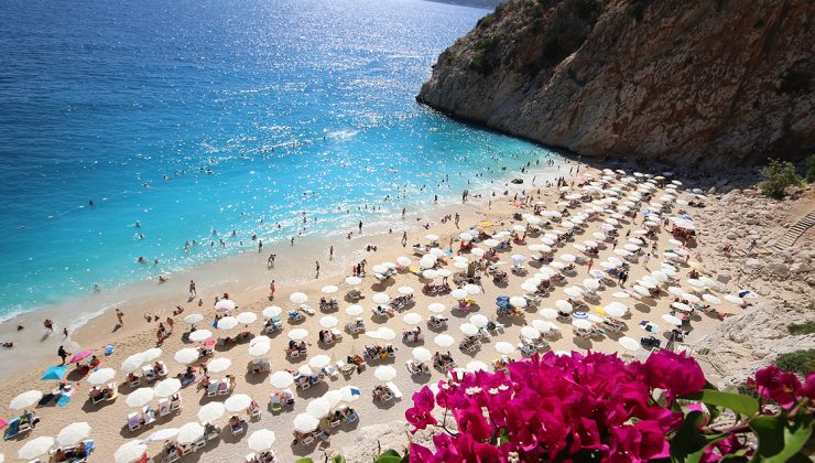 Antalya’daki Kaputaş Plajı’nda “Dumansız Plaj” uygulaması başladı