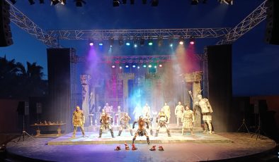“Büyük Romulus” Girne’de sahnelendi