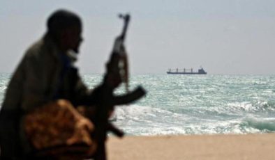 Yemen’deki İran destekli Husiler: “Kızıldeniz’de İsrail’in denizcilik faaliyetlerini yasaklıyoruz”