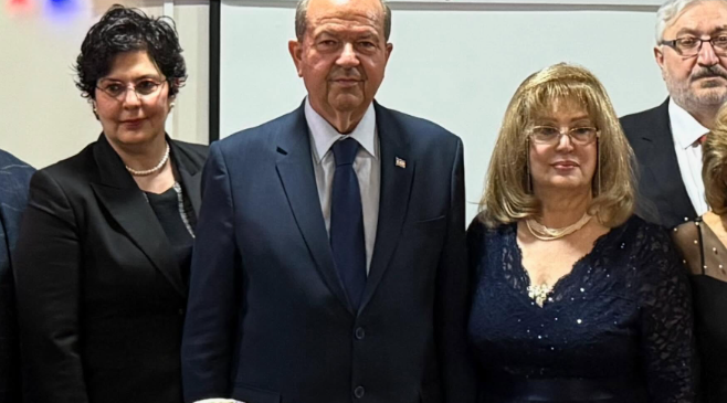 Ersin Tatar, Londra’da Ali Rıza Değirmencioğlu okulunun yardımlaşma gecesine katıldı