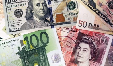 Sterlin 61,75 TL, euro 53,45 TL, dolar 46,35 TL’den işlem görüyor