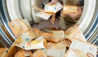 Kara para aklama operasyonu: 8 milyon euroya el konuldu